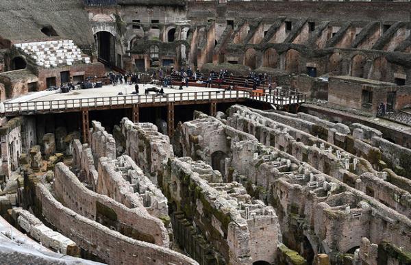 بازگشت بازدیدکنندگان به تماشاخانه تاریخی ایتالیا
