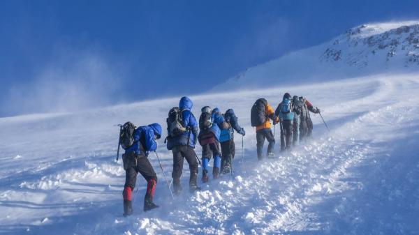 گرفتاری 7 کوهنورد شیرازی در ارتفاعات دنا