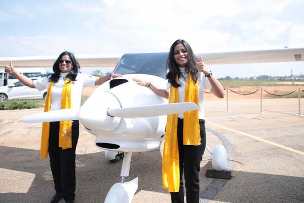 سفر دختران هندی، 90 روز دور دنیا با هواپیمای شخصی